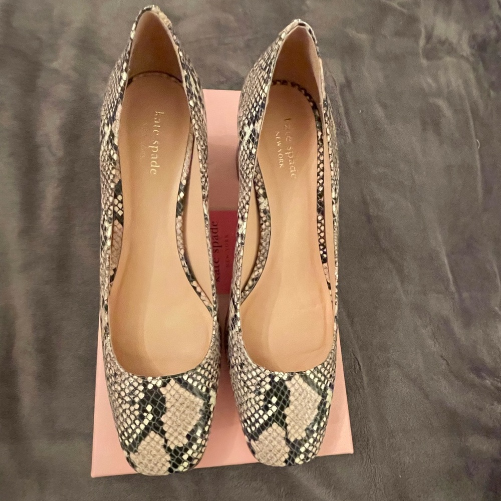 Kate Spade Black and Cream Snakeskin Heels